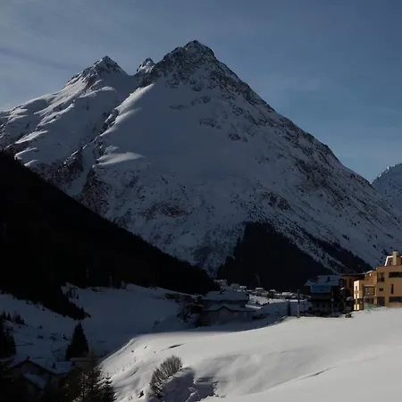 Rifugio - 2 Ferienhaeuser بيت للعطل